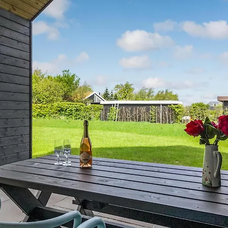 Stunning In With Kitchen Holiday home