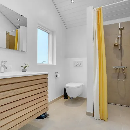 Holiday home Stunning In With Kitchen *