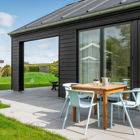 Holiday home Stunning In With Kitchen *